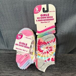 NWT Girls Socks with Hair Accessories